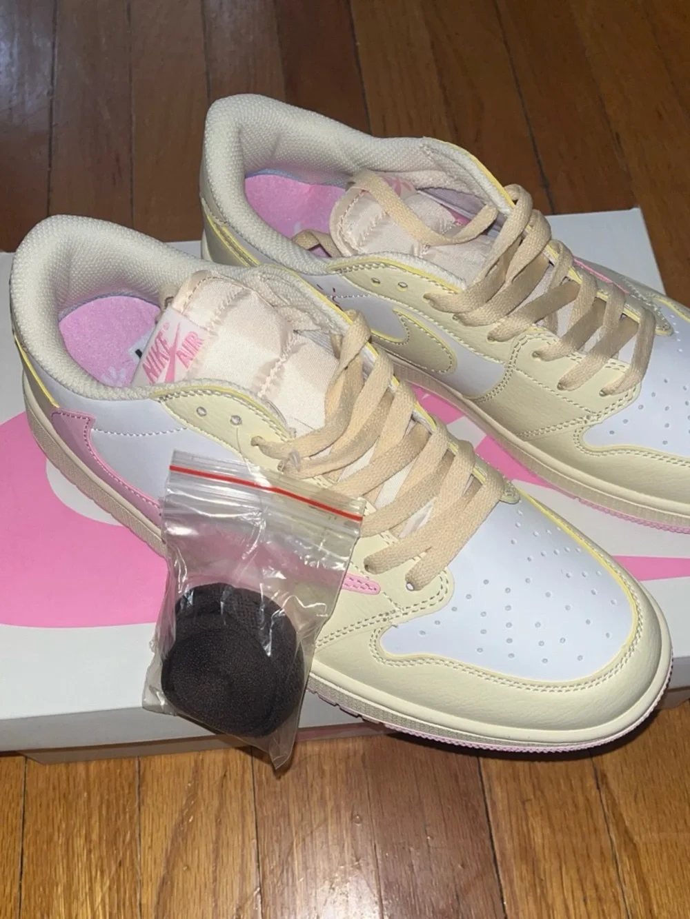 Jordan retro 1 Travis Scott